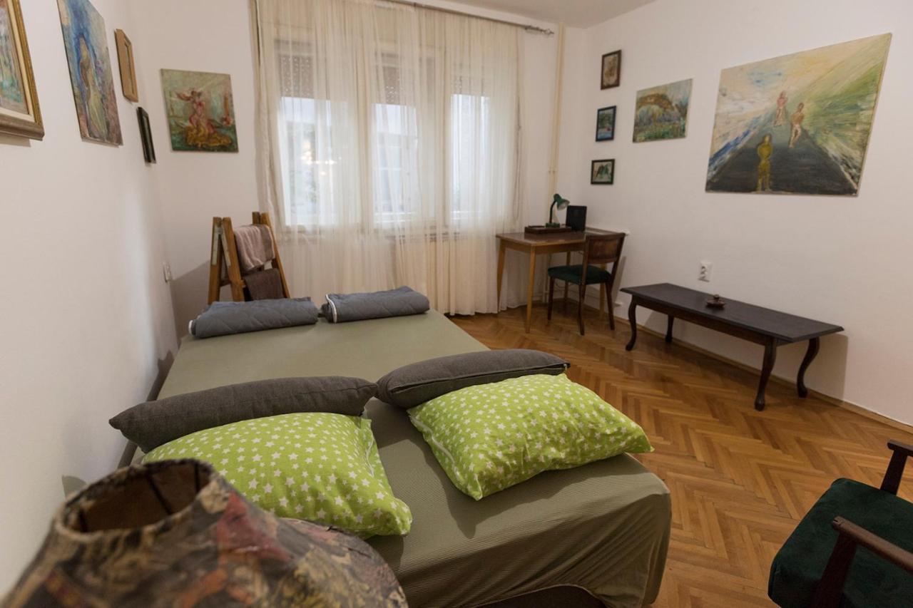 The Pioneers Home 2 Skopje Esterno foto